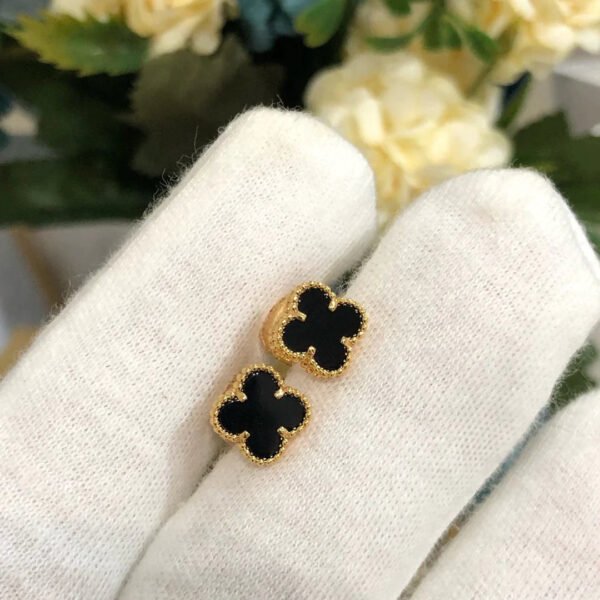 CLOVER MINI GOLD EARRINGS - Image 2