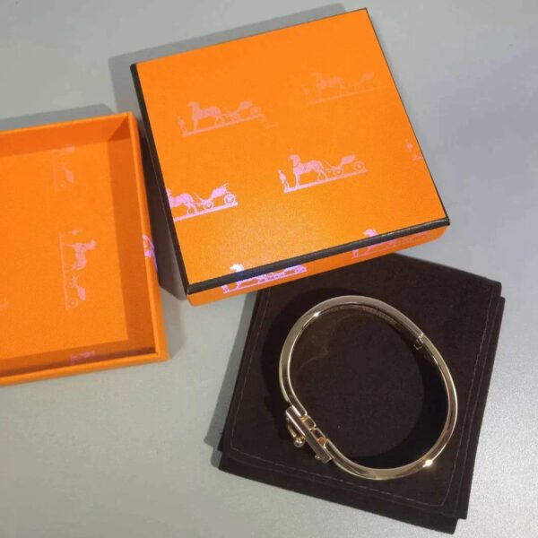 H CLOUD BLUE BRACELET - Image 3