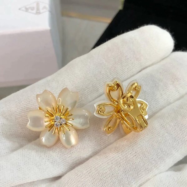 ROSE EARRINGS MOTHER OF PEARL - Image 5