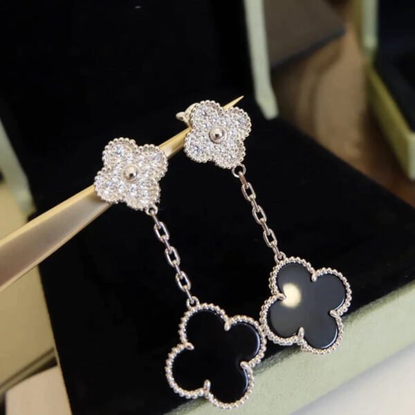 CLOVER DIAMOND AND ONYX EARRINGS - Image 2