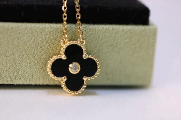 CLOVER NECKLACE GOLD DIAMOND ONYX - Image 3