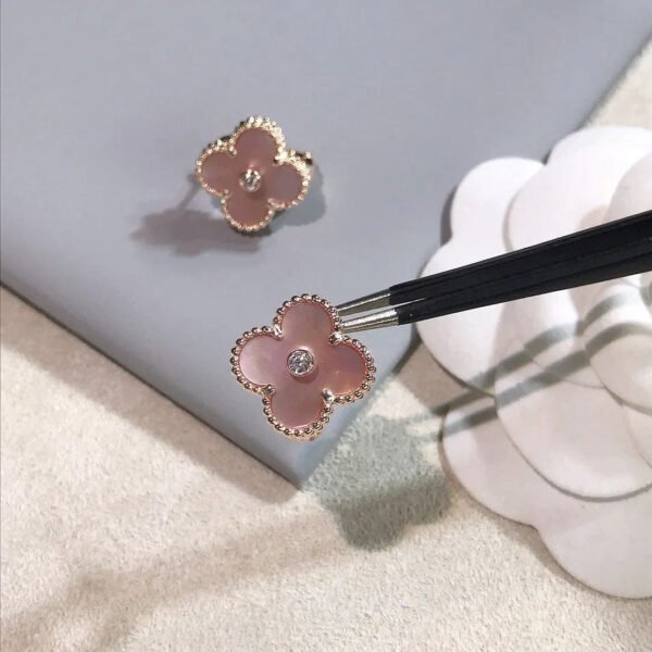 CLOVER GOLD PINK MOP EARRINGS - Image 2