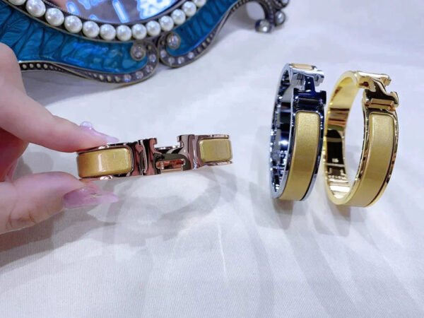 H CHAMPAGNE BRACELET - Image 3