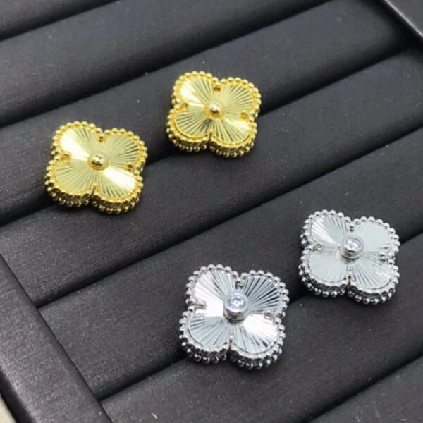 CLOVER STUD DIAMOND EARRINGS - Image 5