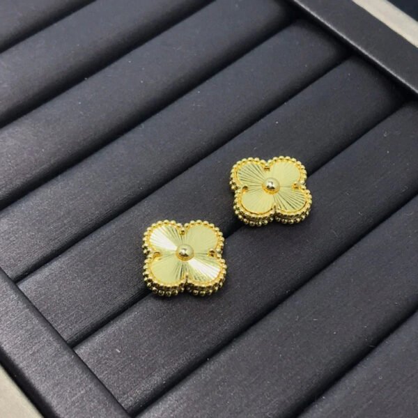 CLOVER STUD DIAMOND EARRINGS - Image 3