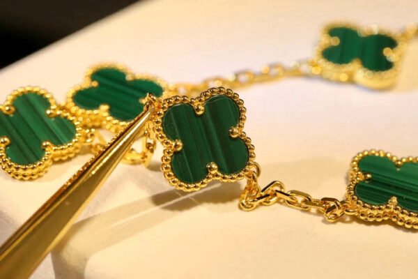 CLOVER MALACHITE BRACELET 5 MOTIFS - Image 6