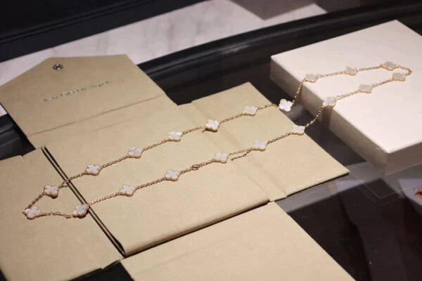 CLOVER 20 MOTIFS WHITE MOP GOLD NECKLACE - Image 4