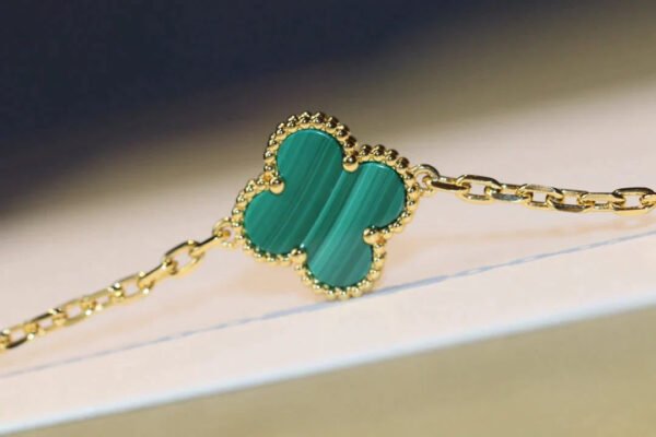 CLOVER 20 MOTIFS MALACHITE GOLD NECKLACE - Image 5