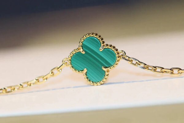 CLOVER 20 MOTIFS MALACHITE GOLD NECKLACE - Image 6