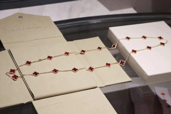 CLOVER 20 MOTIFS CARNELIAN GOLD NECKLACE - Image 3