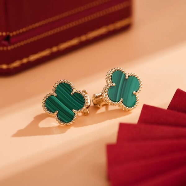 CLOVER MEDIUM MALACHITE PINK GOLD EARRINGS - Image 7
