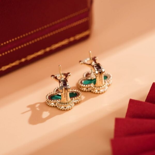 CLOVER MEDIUM MALACHITE PINK GOLD EARRINGS - Image 9