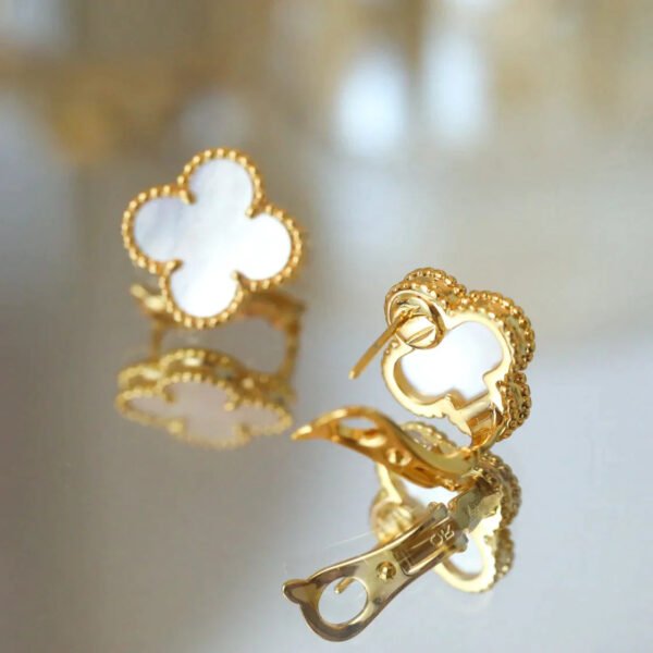 CLOVER MEDIUM GOLD MOP STUD EARRINGS - Image 4