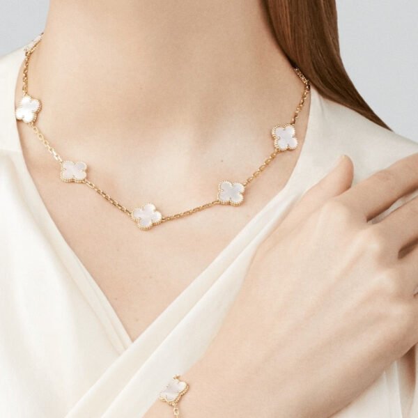 VINTAGE MOP NECKLACE 10 MOTIFS GOLD - Image 2