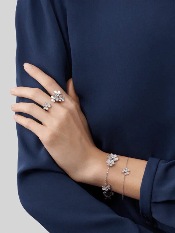 FRIVOLE SILVER FLOWER DIAMOND BRACELET - Image 2