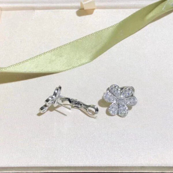 FRIVOLE SILVER FLOWER DIAMOND EARRINGS - Image 4