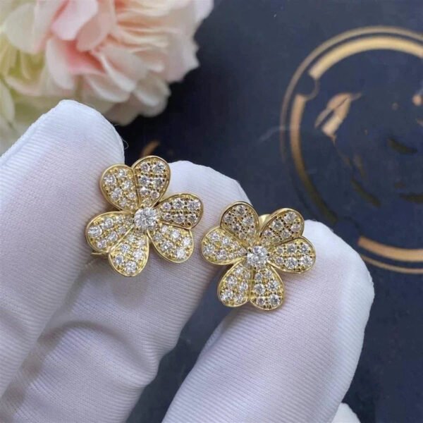 FRIVOLE GOLD FLOWER DIAMOND EARRINGS - Image 4