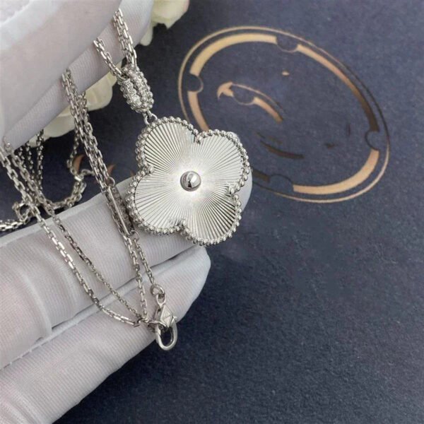 CLOVER SILVER BIG CLOVER NECKLACE - Image 3