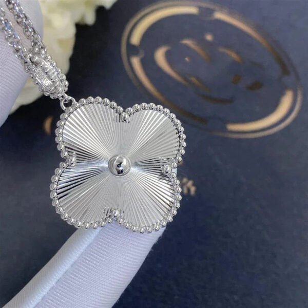 CLOVER SILVER BIG CLOVER NECKLACE - Image 5