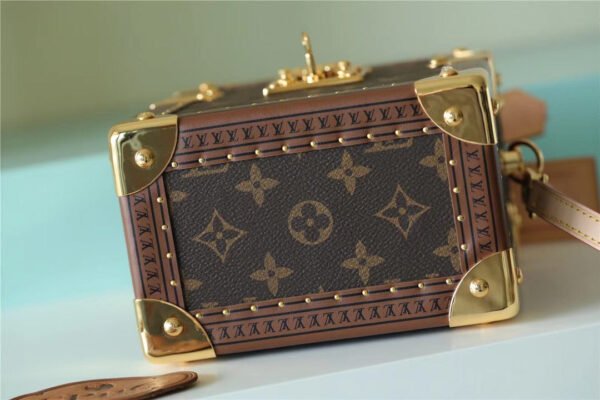 LV Camera Box Monogram Canvas By Nicolas Ghesquiere For Women,  Shoulder And Crossbody Bags 21.5cm/8.5in LV - Image 8