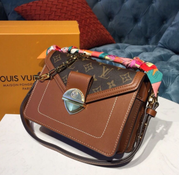LV Biface Monogram Canvas By Nicolas Ghesquiere For Women, Women's Handbags, Shoulder Bags 8.7in/21.5cm LV M44386 - Image 2