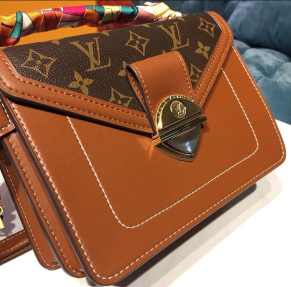 LV Biface Monogram Canvas By Nicolas Ghesquiere For Women, Women's Handbags, Shoulder Bags 8.7in/21.5cm LV M44386 - Image 5