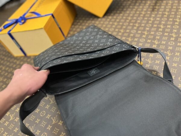 LV District MM Monogram Eclipse Canvas For Men - Image 5